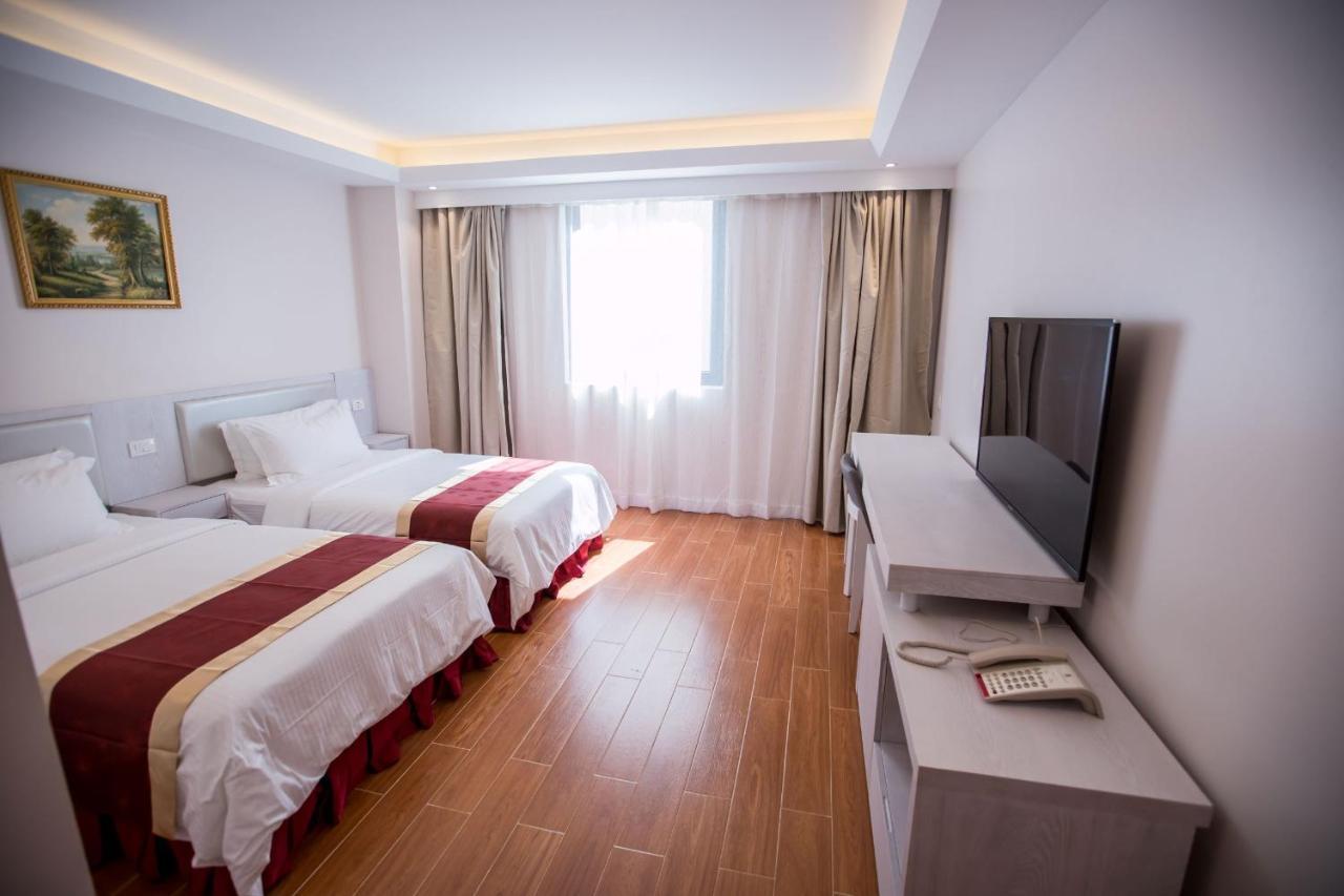 Hotel Americano การาปัน ภายนอก รูปภาพ